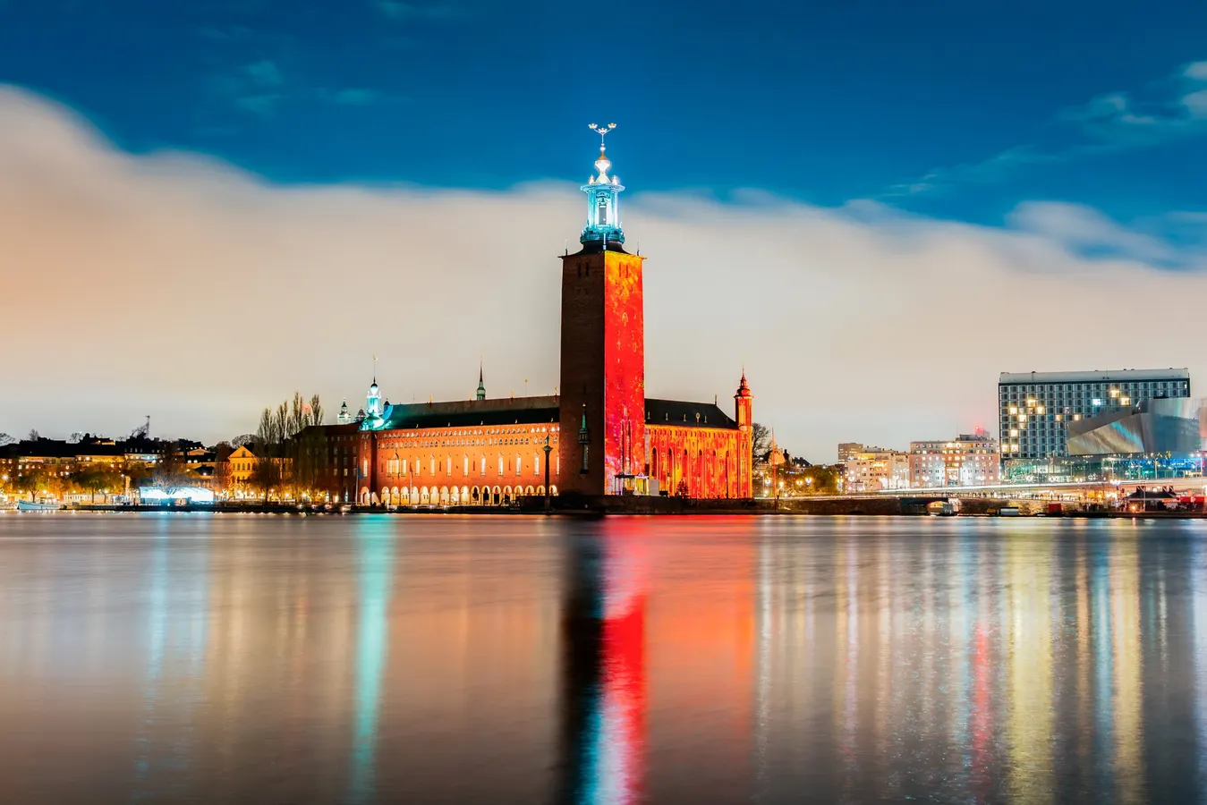 Cityscape photograph: Stockholm City Hall at night